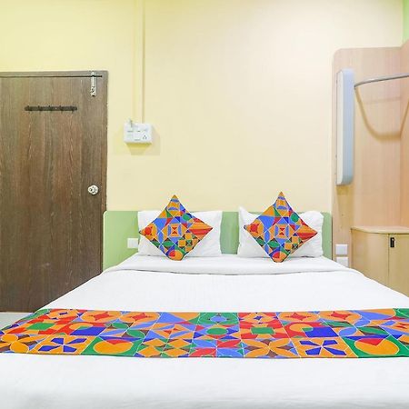 Fabexpress Airport Stay Inn - Nr Hyderabad International Airport, Shamshabad Esterno foto