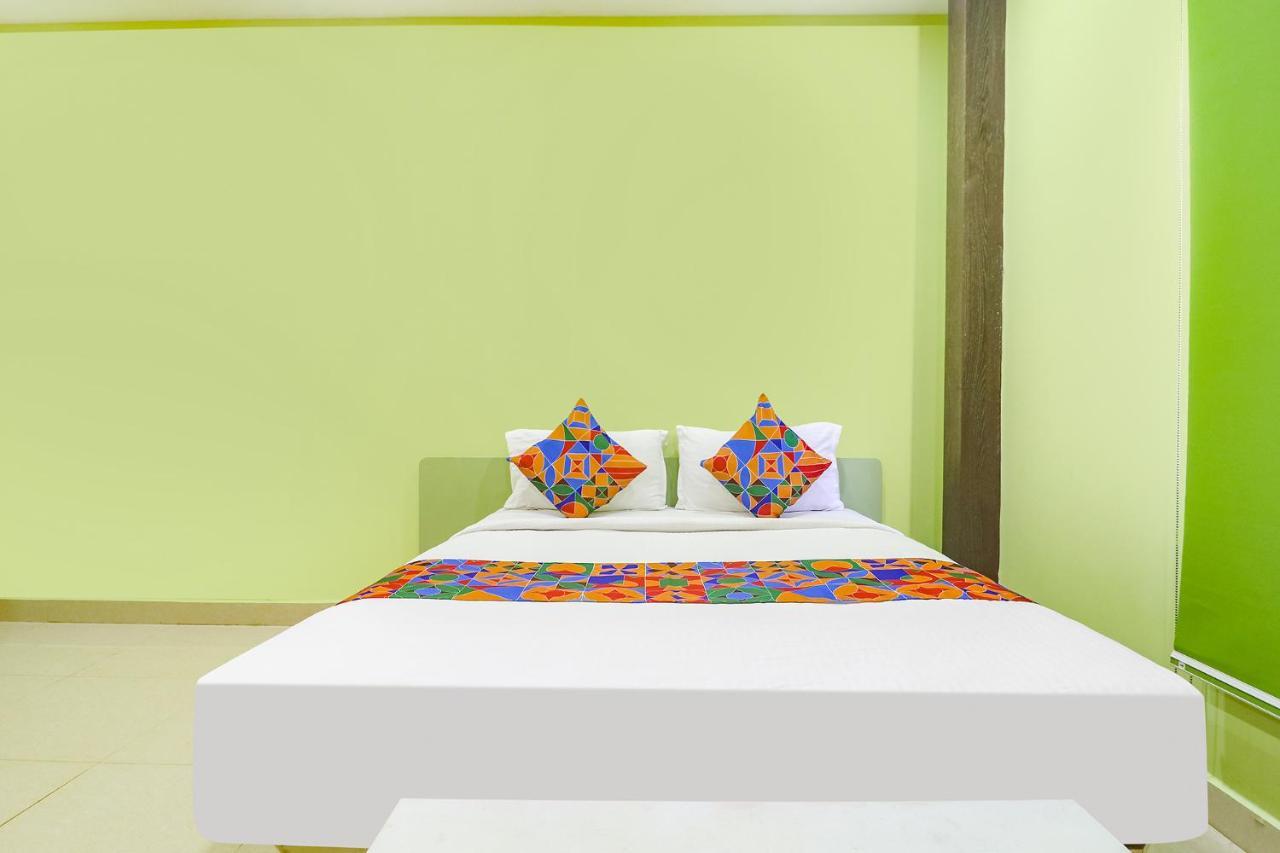 Fabexpress Airport Stay Inn - Nr Hyderabad International Airport, Shamshabad Esterno foto