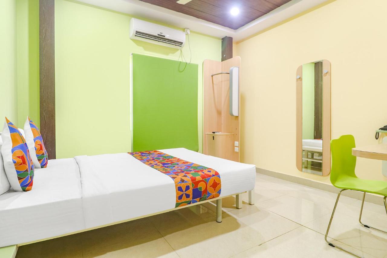 Fabexpress Airport Stay Inn - Nr Hyderabad International Airport, Shamshabad Esterno foto